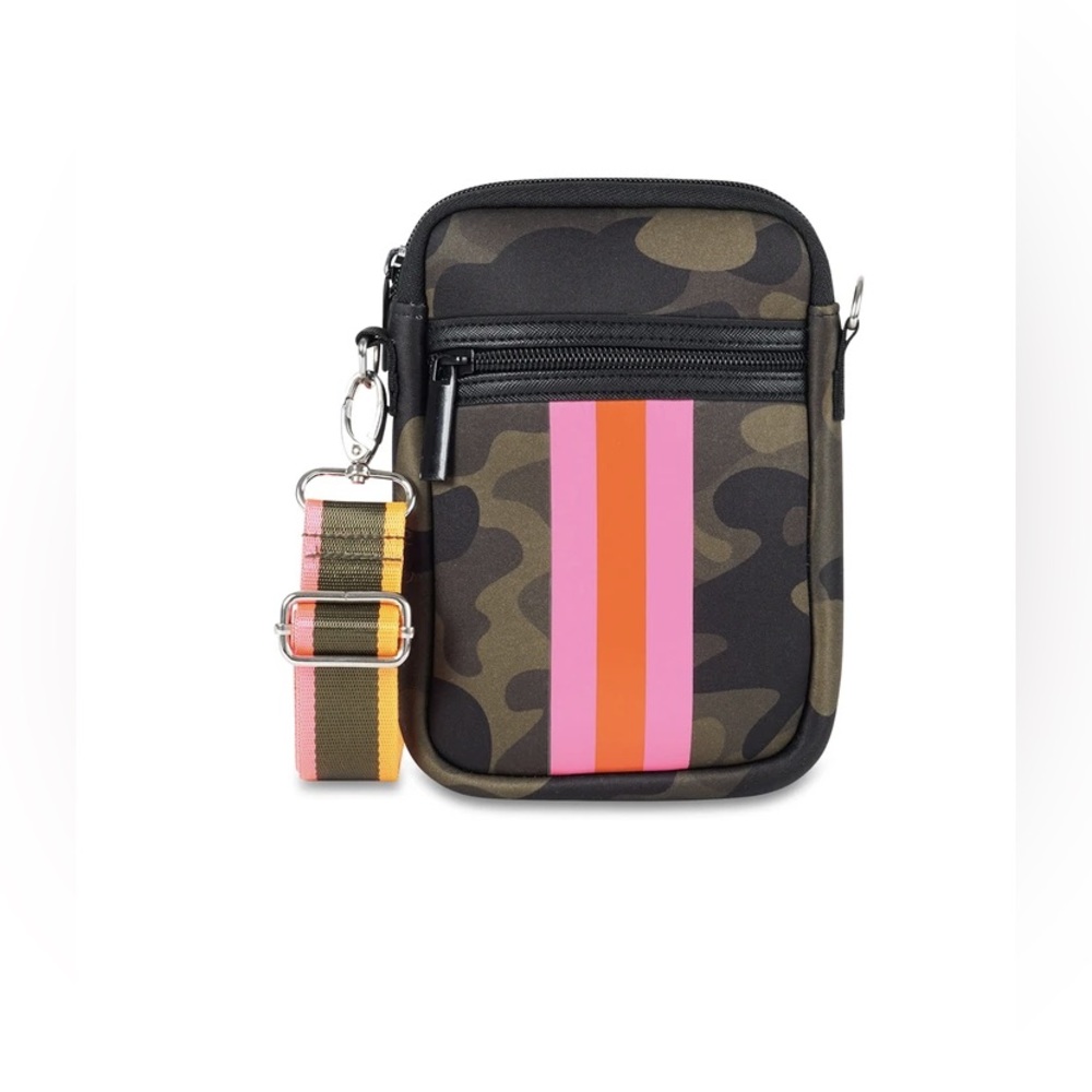 Haute Shore Casey Cell Phone Bag